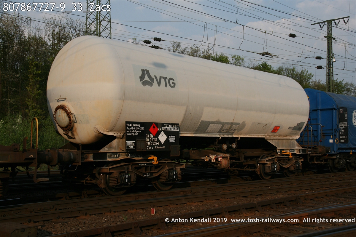 807867727-9_33_Zacs.JPG